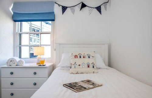 Abbey Cottage, Close to Mousehole Harbour - Photo 16