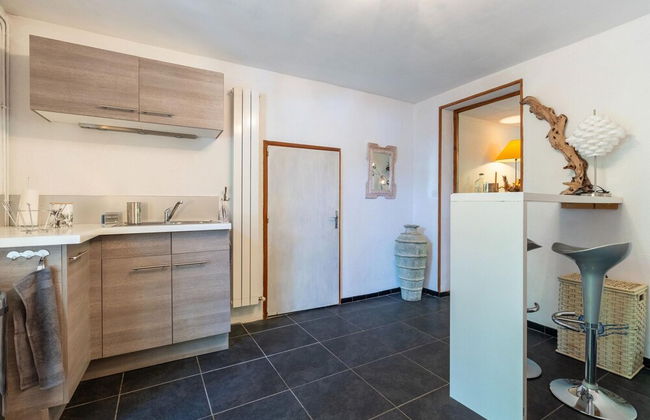 Majestic Holiday Home in Laroque With hot tub - Foto 14