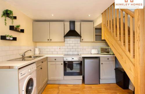 Cosy Contained Riverside 1bed - 2 Floors - Parking - Photo 5