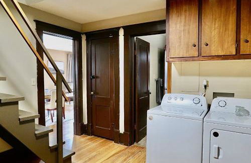 Downtown Location With Washer and Dryer. - Foto 18