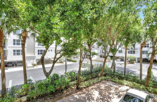 Coastal Condo Deerfield Beach Retreat 3 bed 2 bath - Photo 51