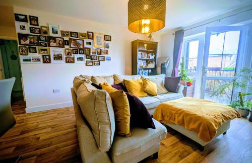 Modern 2 bedroom Flat with Parking Balcony and WiFi - Foto 15