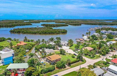 Goodland pet-friendly home with dock and kayaks - Foto 36