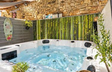 La biche au bois piscine chauffee jacuzzi - Photo 3