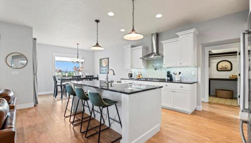 Relaxing Sauna Retreat Fire Pit and Swing Set - Foto 5