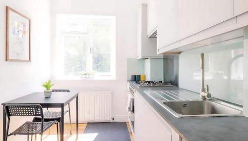 Bright, Spacious 2-bed, 5 mins from Tube, Sleeps 4 - Pass the Keys - Foto 3, Other