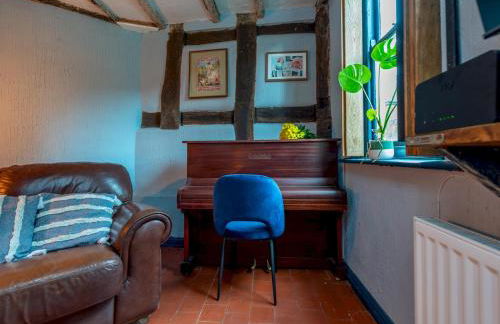 Stay in the Original Home of the Gingerbread Man! - Pass the Keys - Foto 14