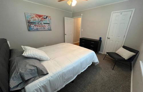 Rt 66 Fairgrounds Retreat by Tulsa Getaways - Foto 14