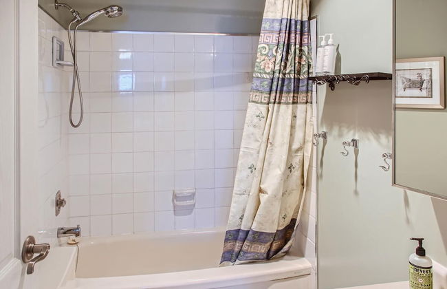 Ponderosa Inn by Okanagan Premier - Photo 18