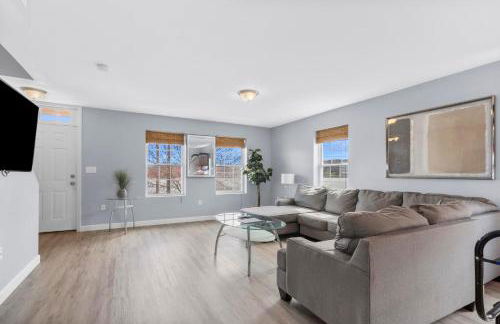 Gorgeous Waterfront 3 Bedroom, 1.5 Bathroom Unit. - Foto 8