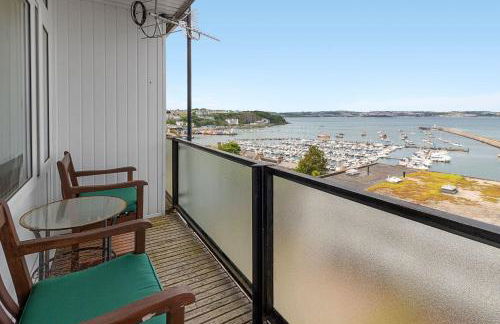 Seaside Rendezvous - Sleeps 7, Sea Views & Parking - Foto 27