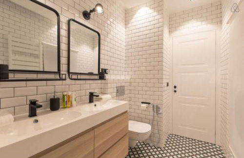 COURS SALEYA Renovated 3 Bedrooms 1 min to Beach Air Conditioning - Foto 19