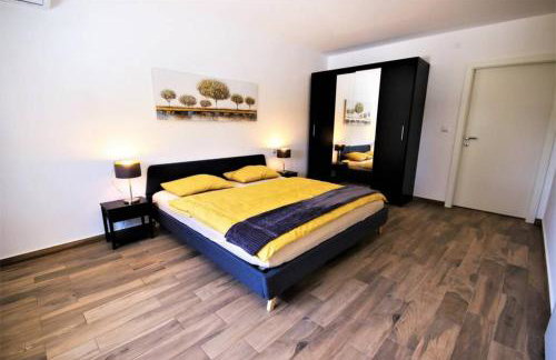 New Villa with Pool - Foto 15