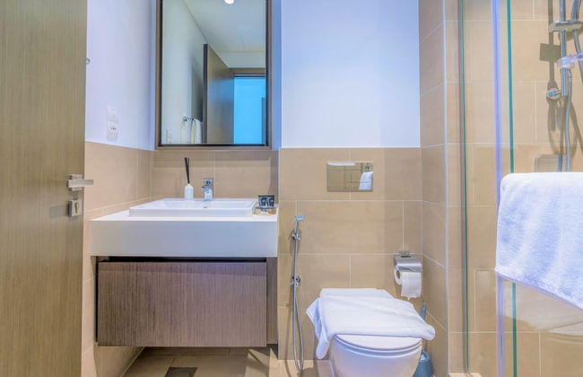 New! Luxurious Living Dubai Creek Balcony & View - Photo 19