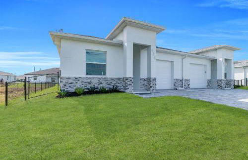 Cozy 3BR Duplex Unit with WiFi and Laundry in Lehigh Acres - Foto 8