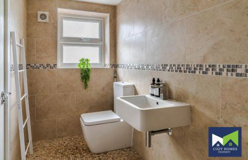 Spacious and Comfy 5 Bed, 2 Bath House with POOL TABLE, near HS2, Solihull, NEC - Foto 33