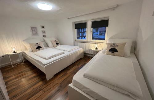 MODERNES HAUS FÜR 7 GÄSTE 90m2 TV NETFLIX WLAN - Foto 24