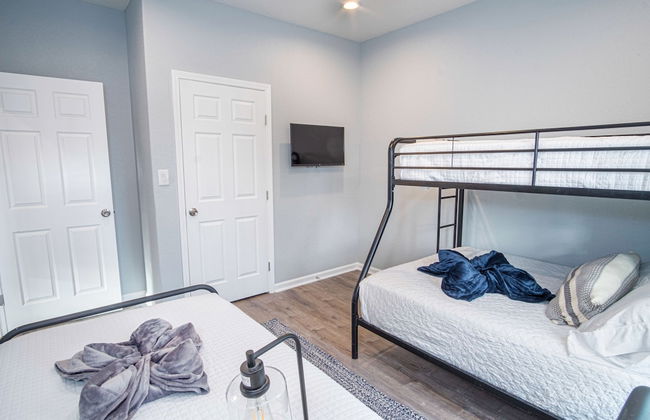 Downtown Dream Home Spacious 4br/2ba Sleeps 12! - Foto 6