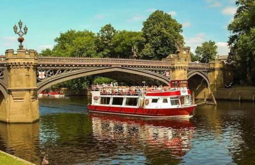 family honeybeelodge york Hot Tub and wood burner - Foto 23