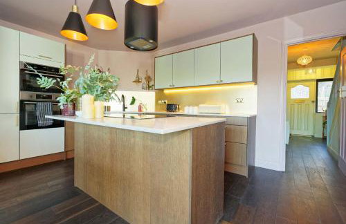 Kent Downs Cottage Modern Family Retreat near Canterbury - Photo 6