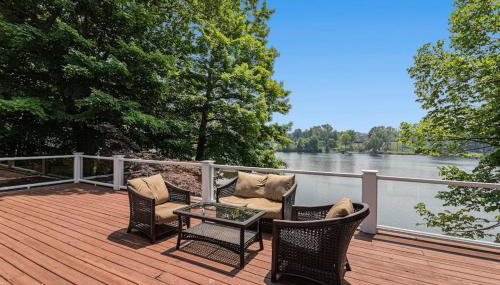 The Big Blue Lakehouse - Photo 3