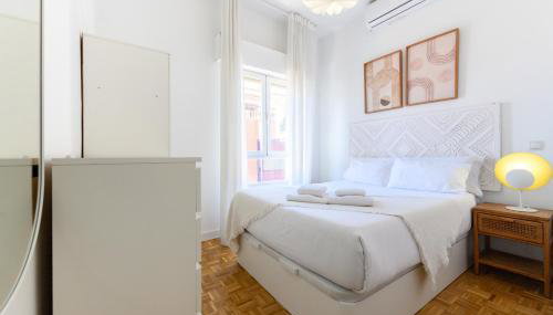 AZA14 - Amplio Piso de 3 dormitorios, 2 baños y terraza, en Chamartín, Madrid - Foto 5