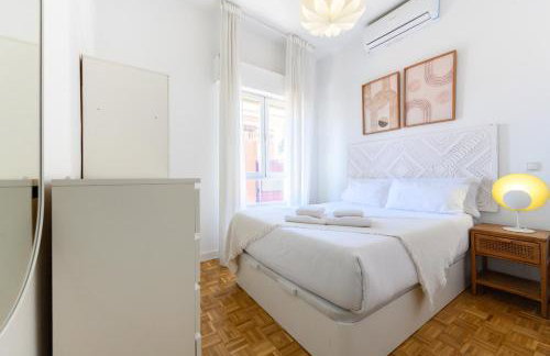 AZA14 - Amplio Piso de 3 dormitorios, 2 baños y terraza, en Chamartín, Madrid - Foto 5