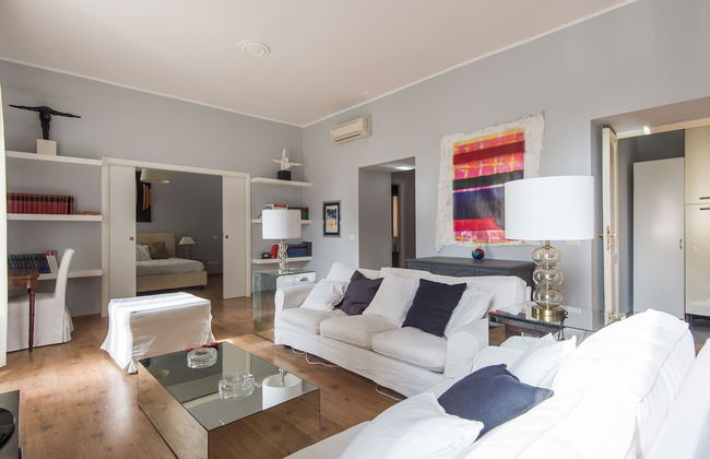 Luxury Apartment Auditorium - Photo 15