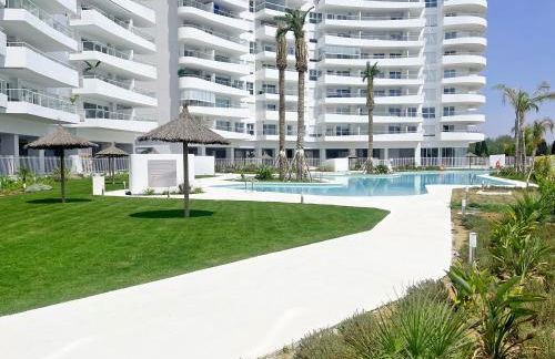 Global Properties, Apartamento con terraza y vistas a la piscina en Gran Canet - Photo 36