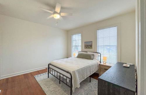 New Comfy Bungalow on Washington-Dedicated Office - Photo 20