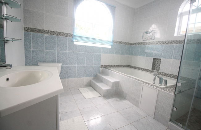 Summer Breeze Vacation Home - Photo 18