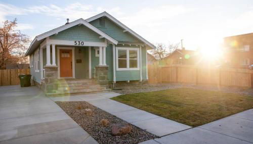 Reno's Biggest Little House - Cozy Home Theatre - Foto 4