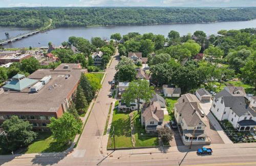 NEW! Heritage Retreat in the heart of Stillwater - Foto 1