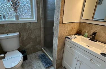 WOW!! Ultimate Pocono Retreat, Hot Tub, Game Room, Deck, Lakes, Skiing, Pools - Foto 15