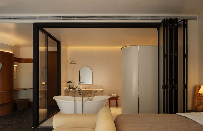 Golden Age Hotel - Photo 25