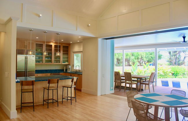 Gorgeous Renovated 1937 Plantation Style Beach House 50 Steps To The Center Of The Beach 5 Bedroom Home by RedAwning - Foto 13