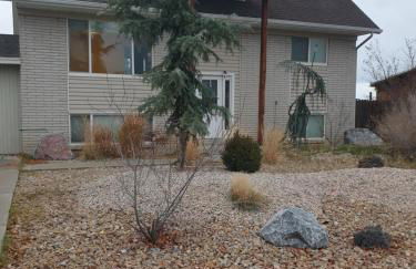 Beautiful home with your own entrance in Sandy - Foto 1