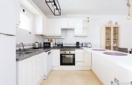 Home2Book Cozy Terrace with Pool Views - Foto 13