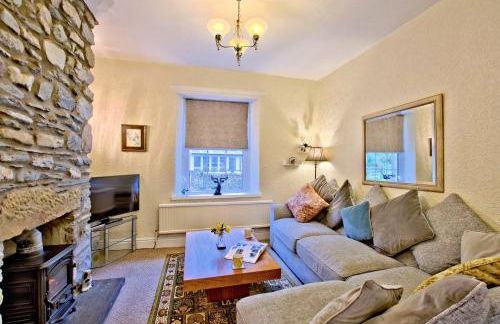 Labernum Cottage, Ingleton Village, Yorkshire Dales National Park, Famous Three Peaks, Near The Lake District, Pets Are Welcome, Direct Parking in front of the Cottage & Guest Parking - Foto 1