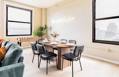 Downtown 2BR | Walk to Venues, Play house Square - Foto 10