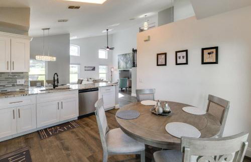 Private Pool and Hot Tub Modern Davenport Home! - Foto 10