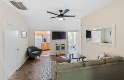 Apt with heated garage Libertyville Near Naval Base - Foto 1