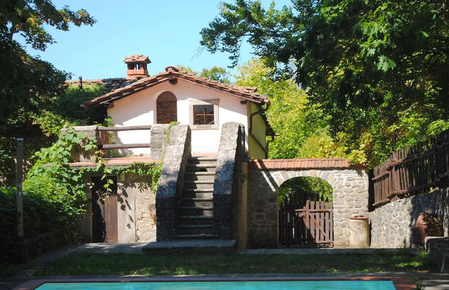 Holiday Home in Pistoia With Pool - Photo 1