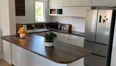 Large apartment with air conditioning, terrace and parking - Foto 4