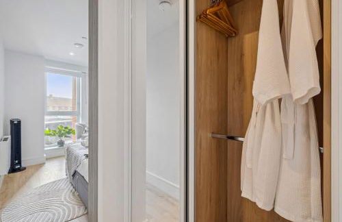 Luxury Apartment - West Wimbledon with Cinema & Game Room, Gym, Parking - Foto 9