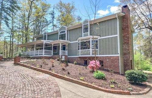 Large Hillside Retreat with Pool and Hot Tub - Foto 69