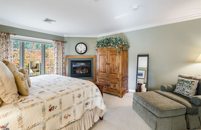 710b_topnotch - Photo 2