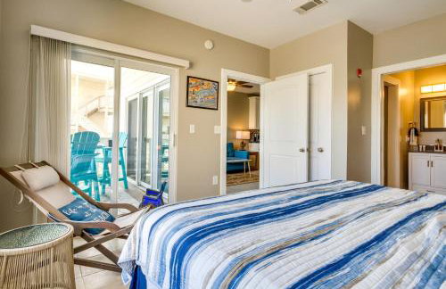 Bayfront Pensacola Beach Condo with Pool and Elevator - Foto 10
