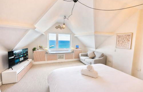 Pier View Retreat - 5 Mins Walk to Beach - Sea Views With Parking - Photo 7