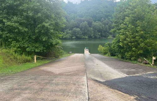 The Fishing Hole #4 Near Town - Foto 47